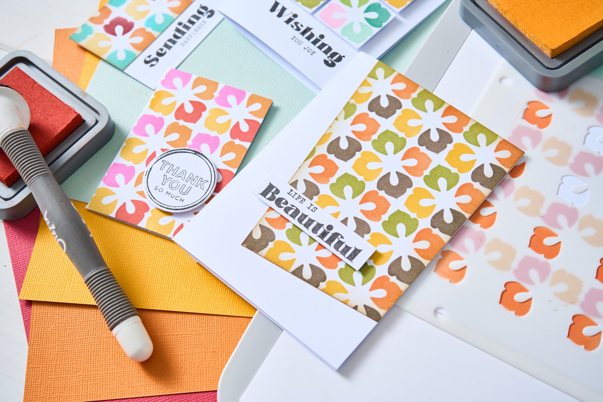 sizzix-rotating-stencils-flower-power-schablone-blumen-rund image 3