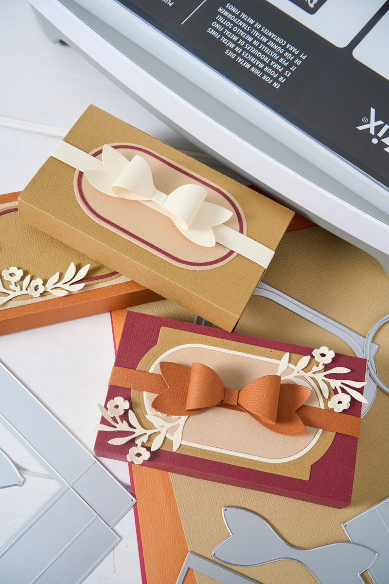 sizzix-thinlits-bloom-and-bow-box-13-teilig-geschenkbox image 2