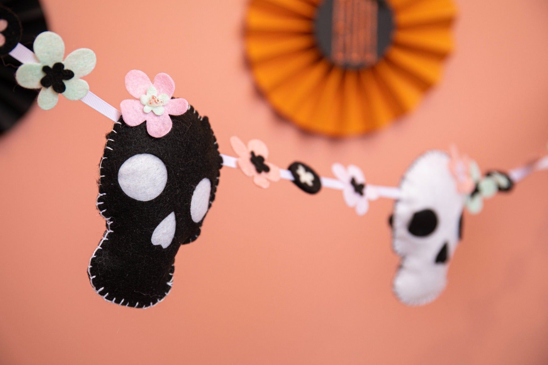 sizzix-bigz-skull-stanzform-totenkopf-von-lisa-jones image 4