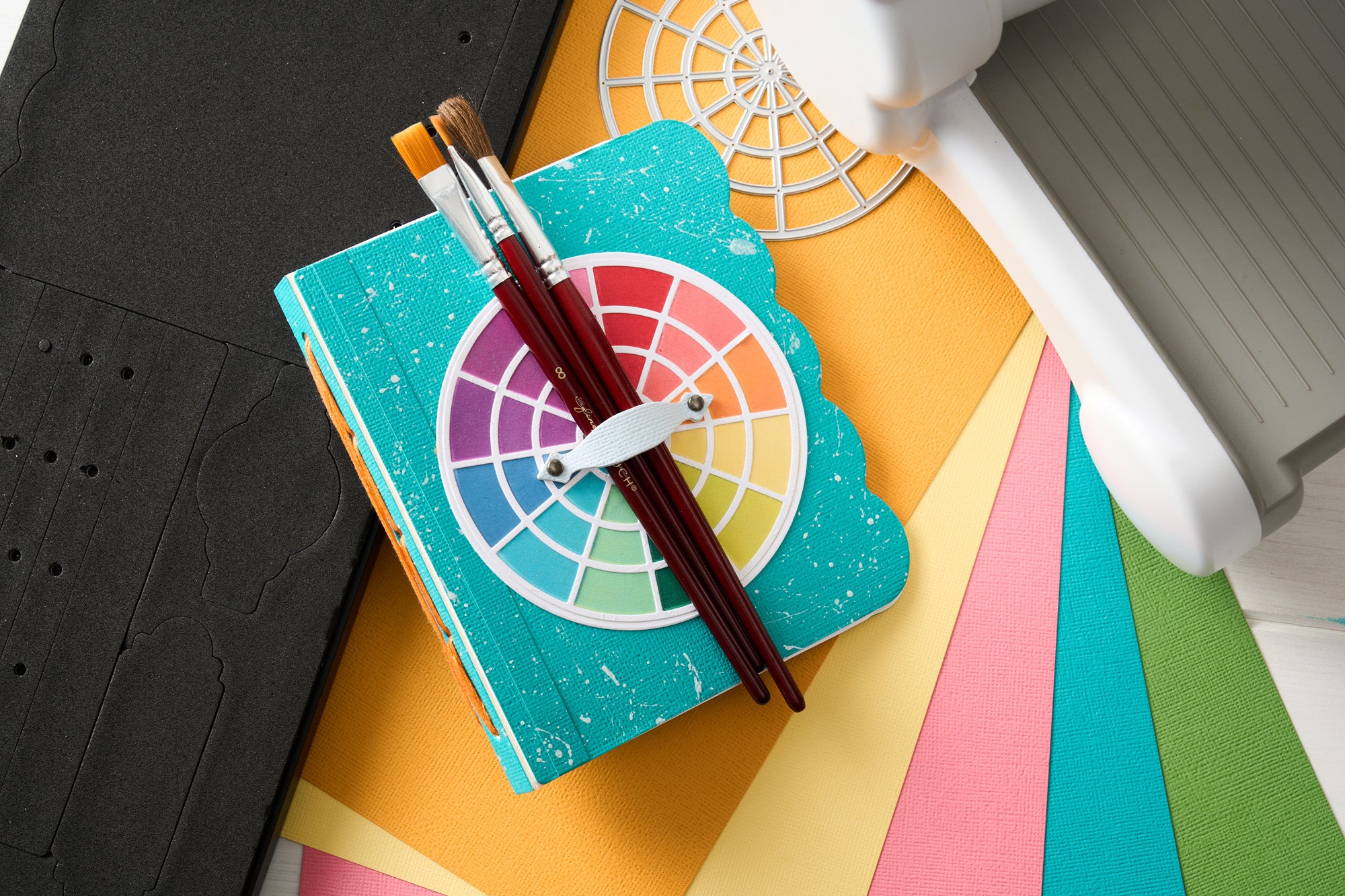 sizzix-scoreboards-journal-hardware-stanzen-eileen-hull image 4