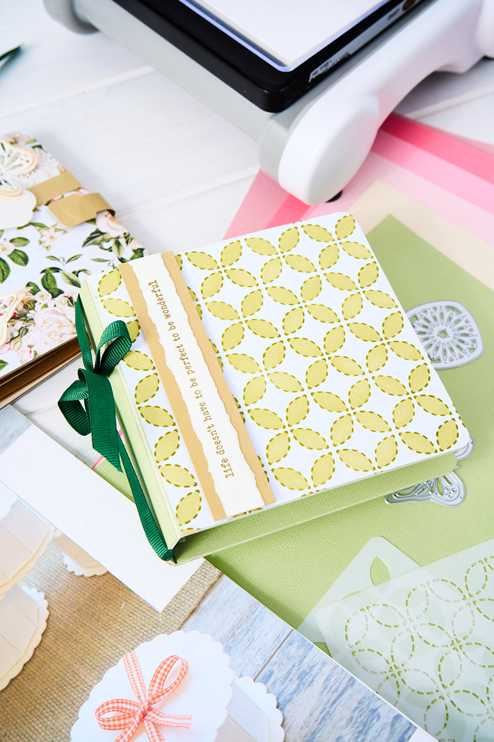 sizzix-scoreboards-xl-stanzform-mini-album-eileen-hull image 4