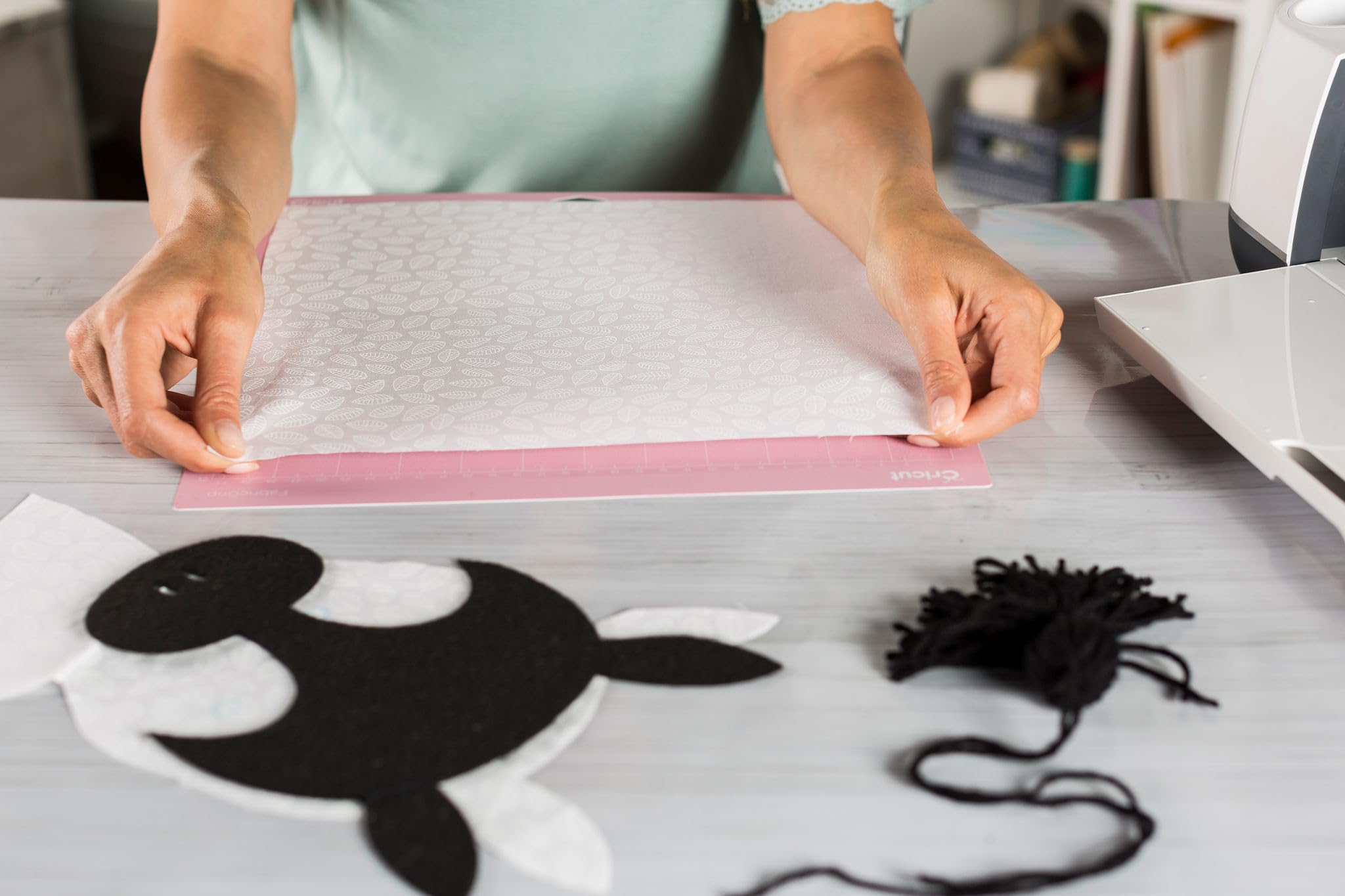 cricut-maker-fabricgrip-schneidematte-rosa-30-5-x-30-5-cm image 2