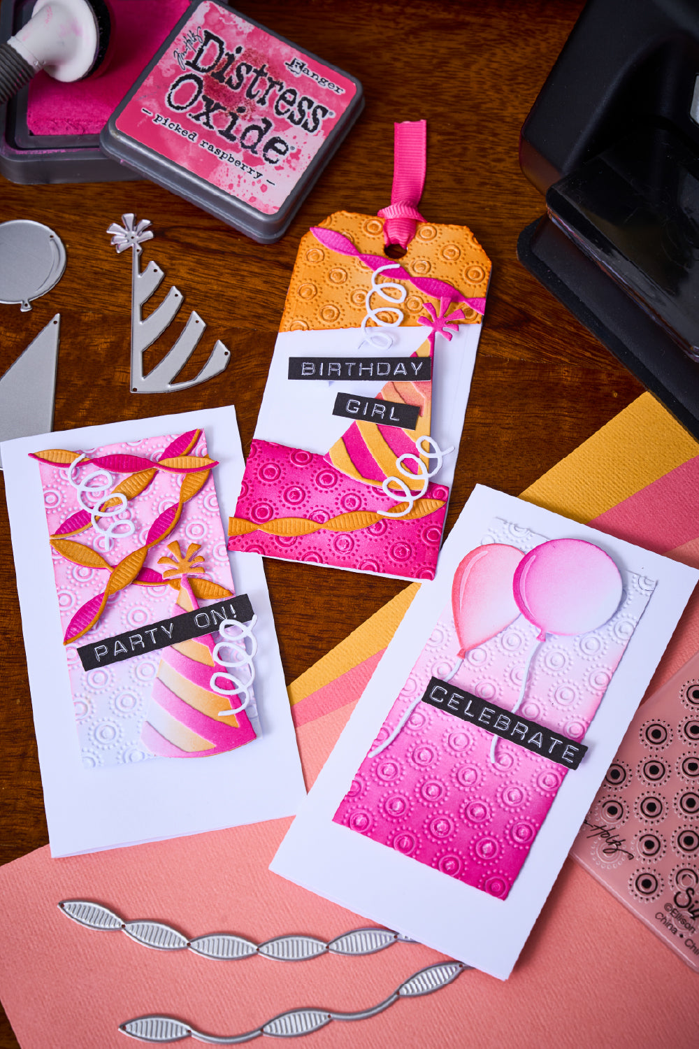 sizzix-vault-celebrate-pr-gefolder-thinlits-8tlg-tim-holtz image 7