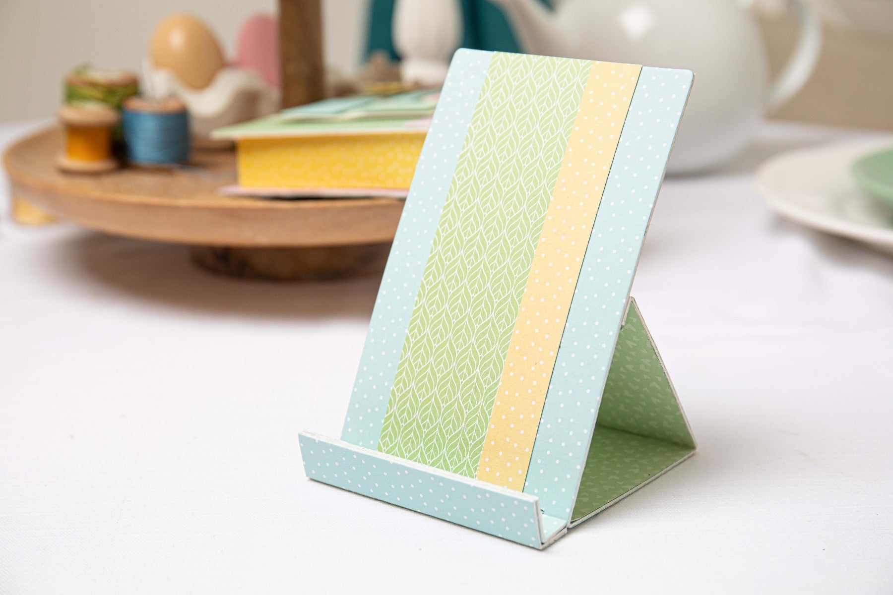 sizzix-scoreboards-phone-stand-stanzform-handyhalter-eileen-hull image 3