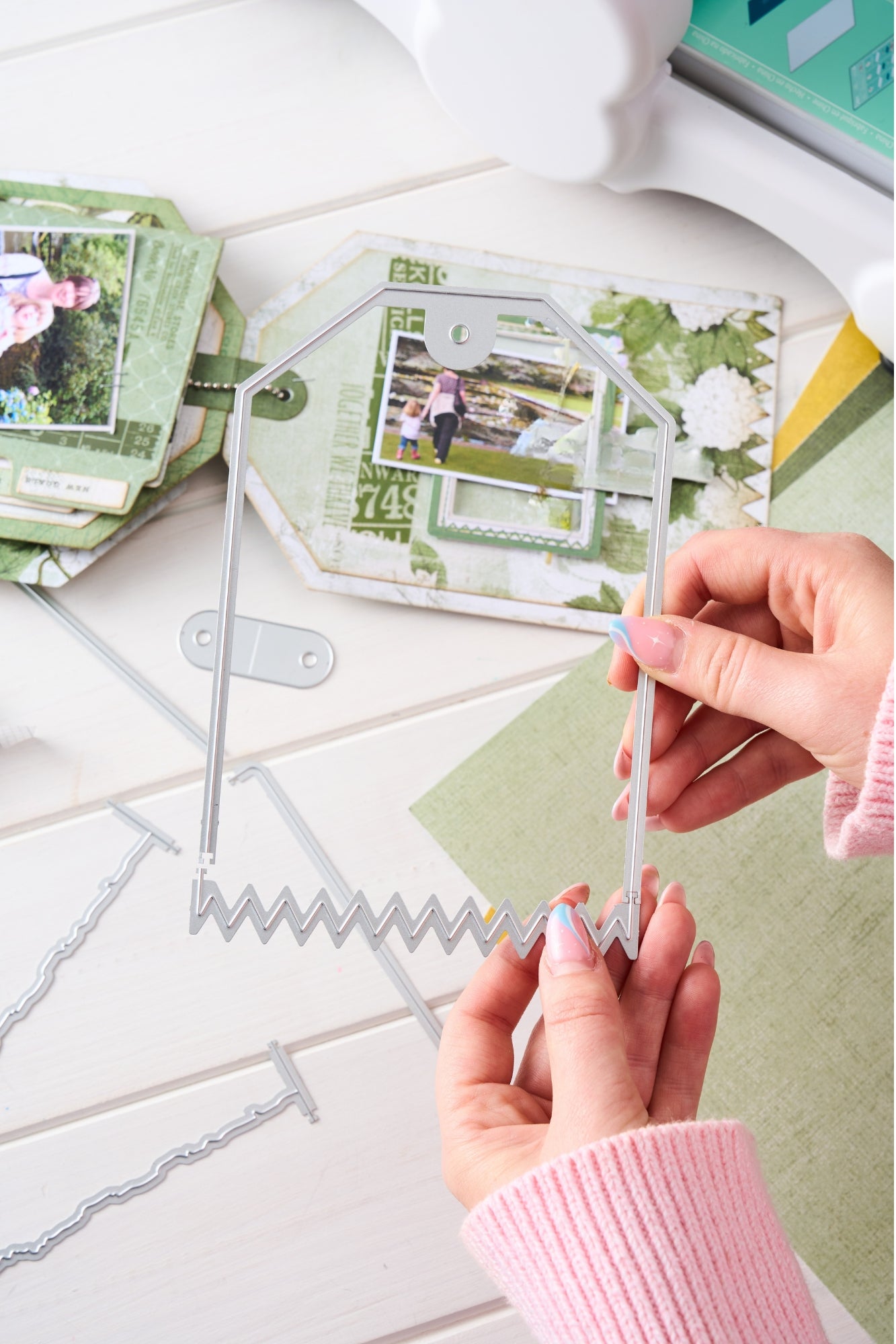 sizzix-thinlits-snap-and-swap-large-tags-stanzset-17tlg image 4
