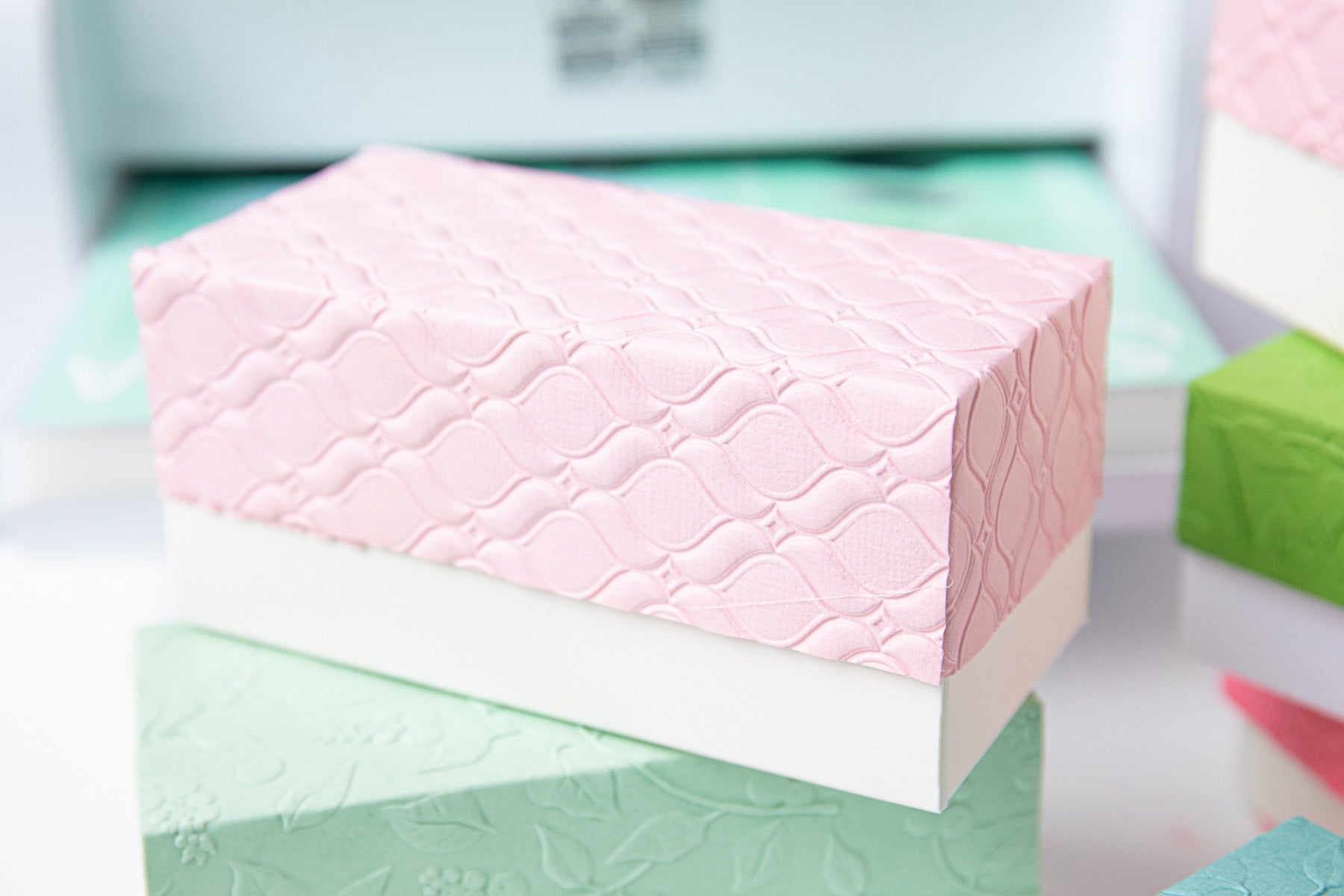 sizzix-3-d-textured-impressions-ornate-repeat-a5-pr-gefolder image 3