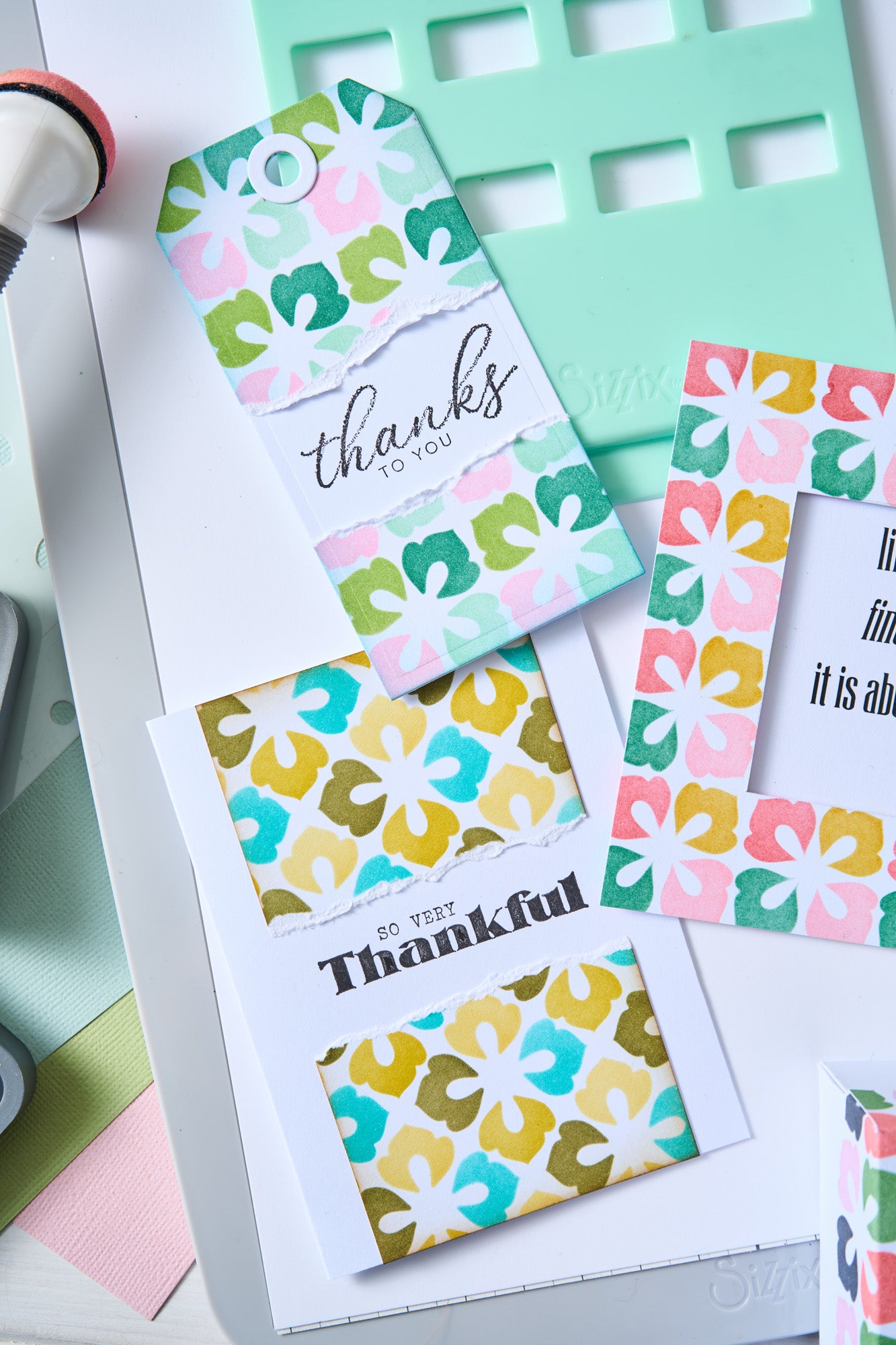 sizzix-rotating-stencils-flower-power-schablone-blumen-rund image 6