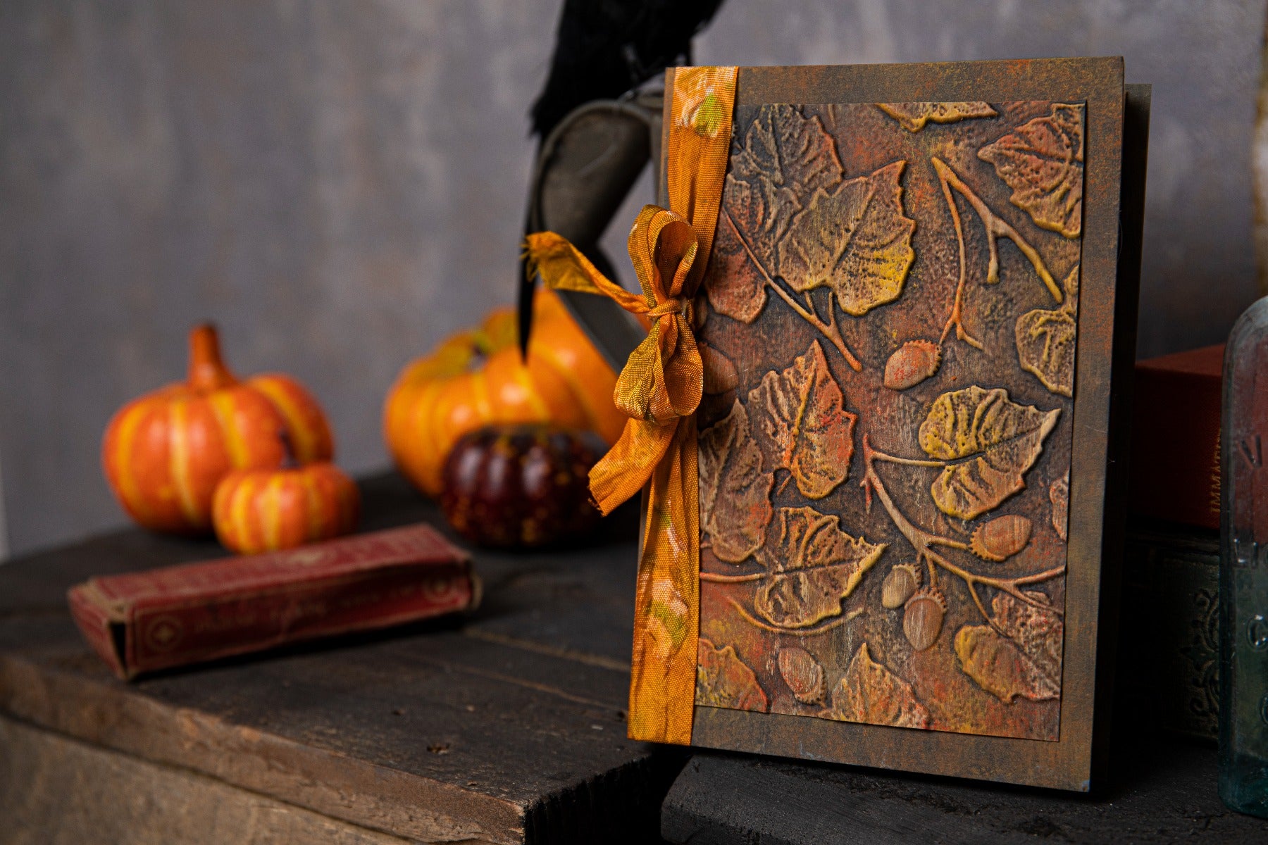 sizzix-3-d-acorns-pr-gefolder-herbst-eicheln-tim-holtz image 4