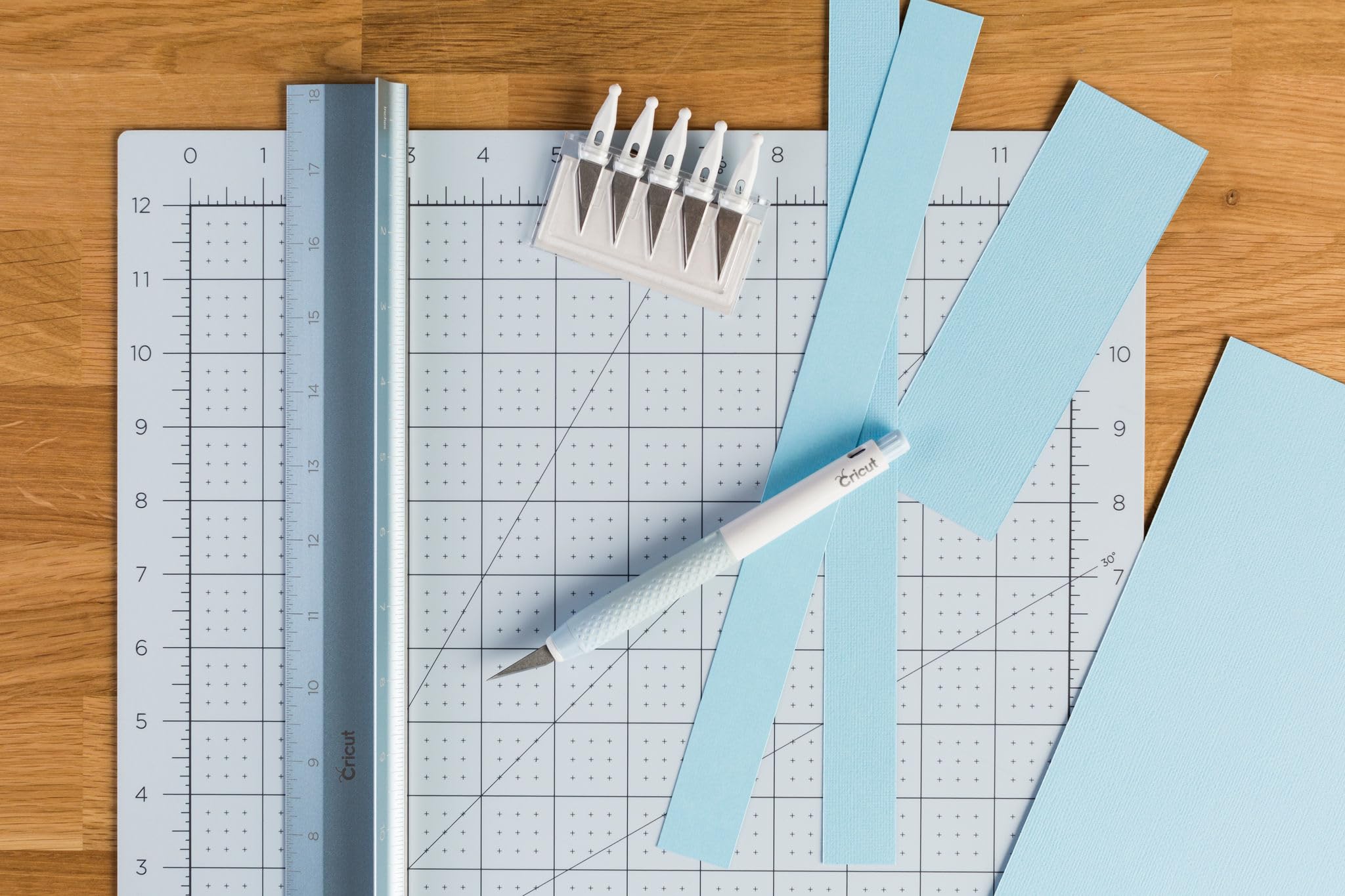 cricut-maker-truecontrol-bastelmesser-blau-mit-5-klingen image 2