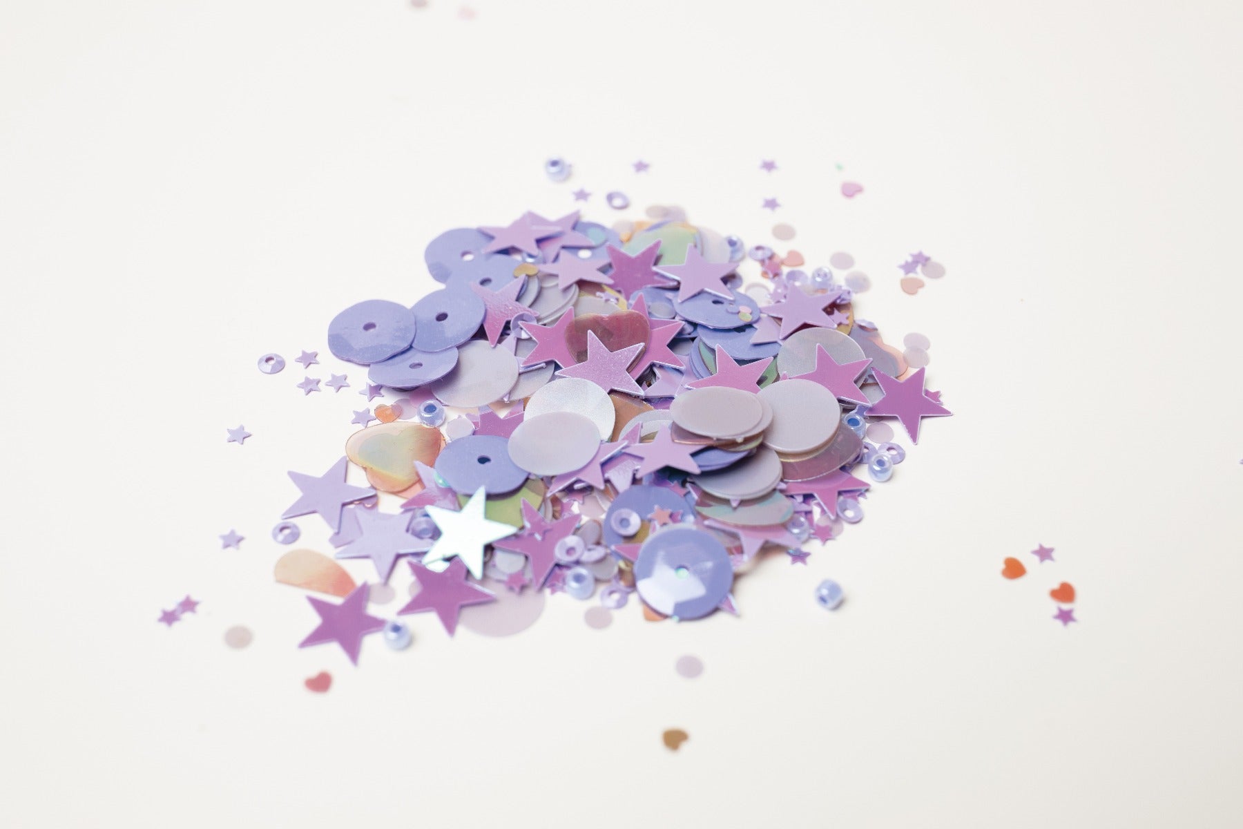 sizzix-effectz-sequins-beads-pailletten-lavender-dust-5er image 2